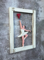 Carica l&#39;immagine nel visualizzatore di Gallery, Quadro fatto a mano Ballerina - 26x36cm
